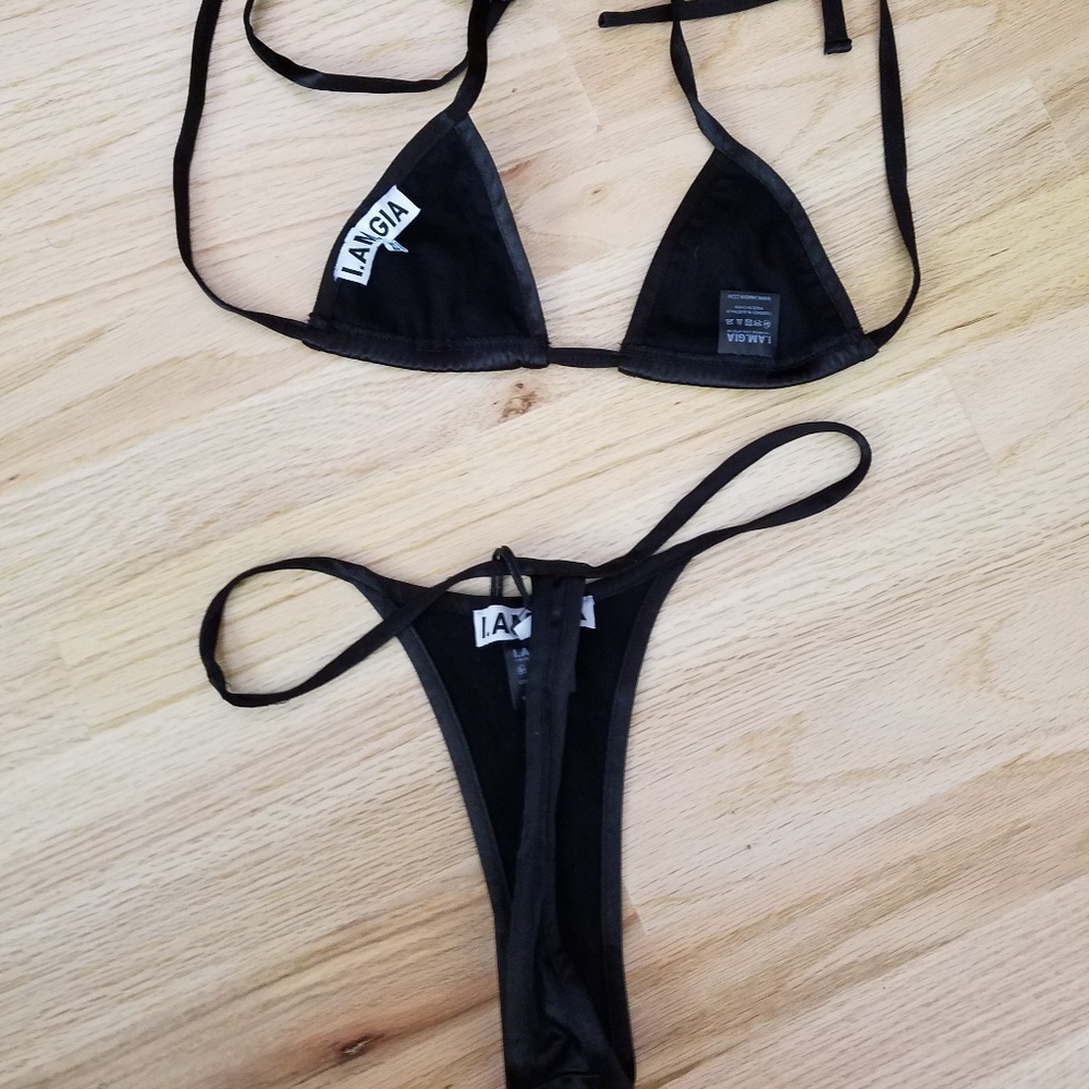NWOT I.AM.GIA Kora bikini black top size XS - Picture 4 of 5